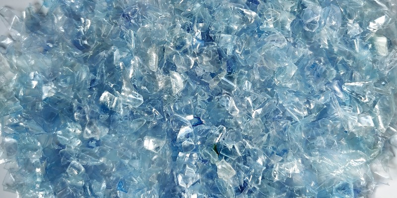 Marco Arezio - Consulente materie plastiche - Pet Bottles Flakes – Lt. Bleu Transparent – UNIPLAST 10667-9 