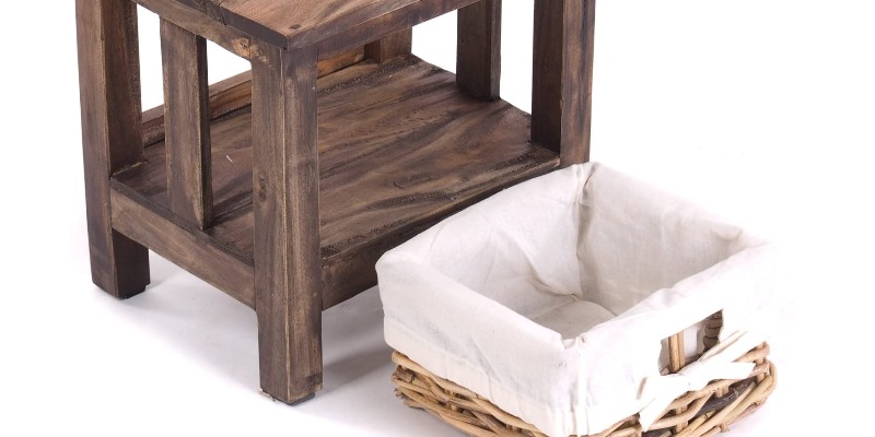 Marco Arezio - Consulente materie plastiche -  Tavolino in legno riciclato 2